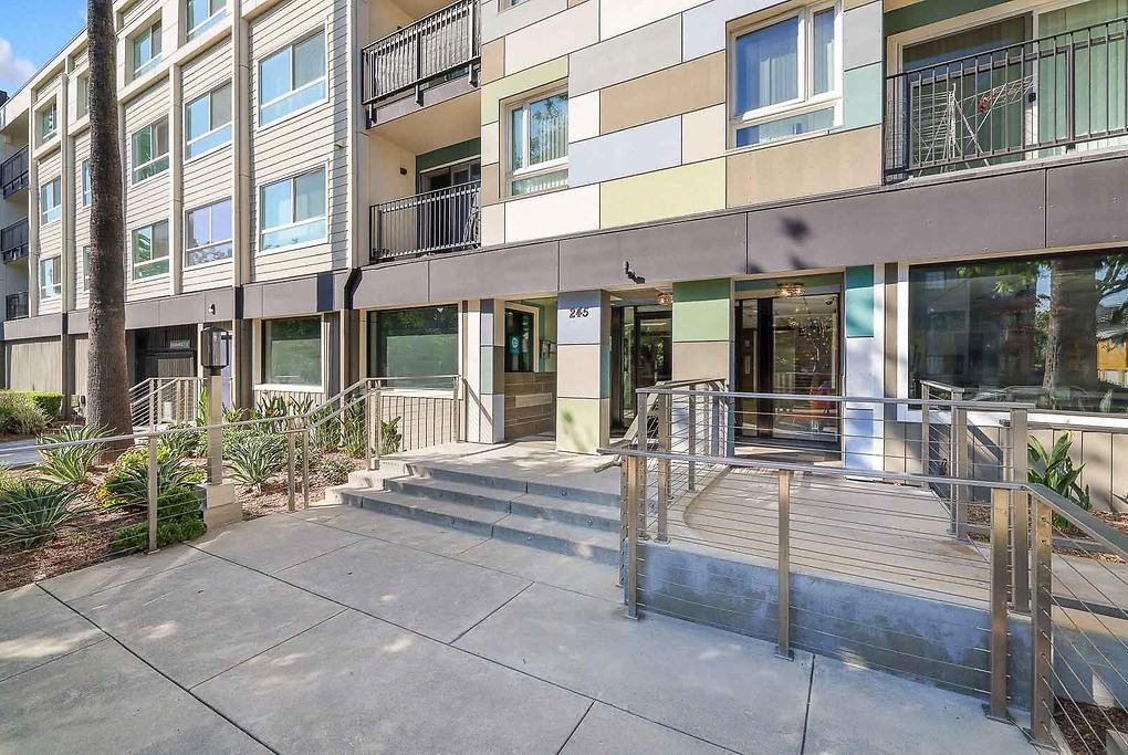 The Henley - Photo 7 of 52