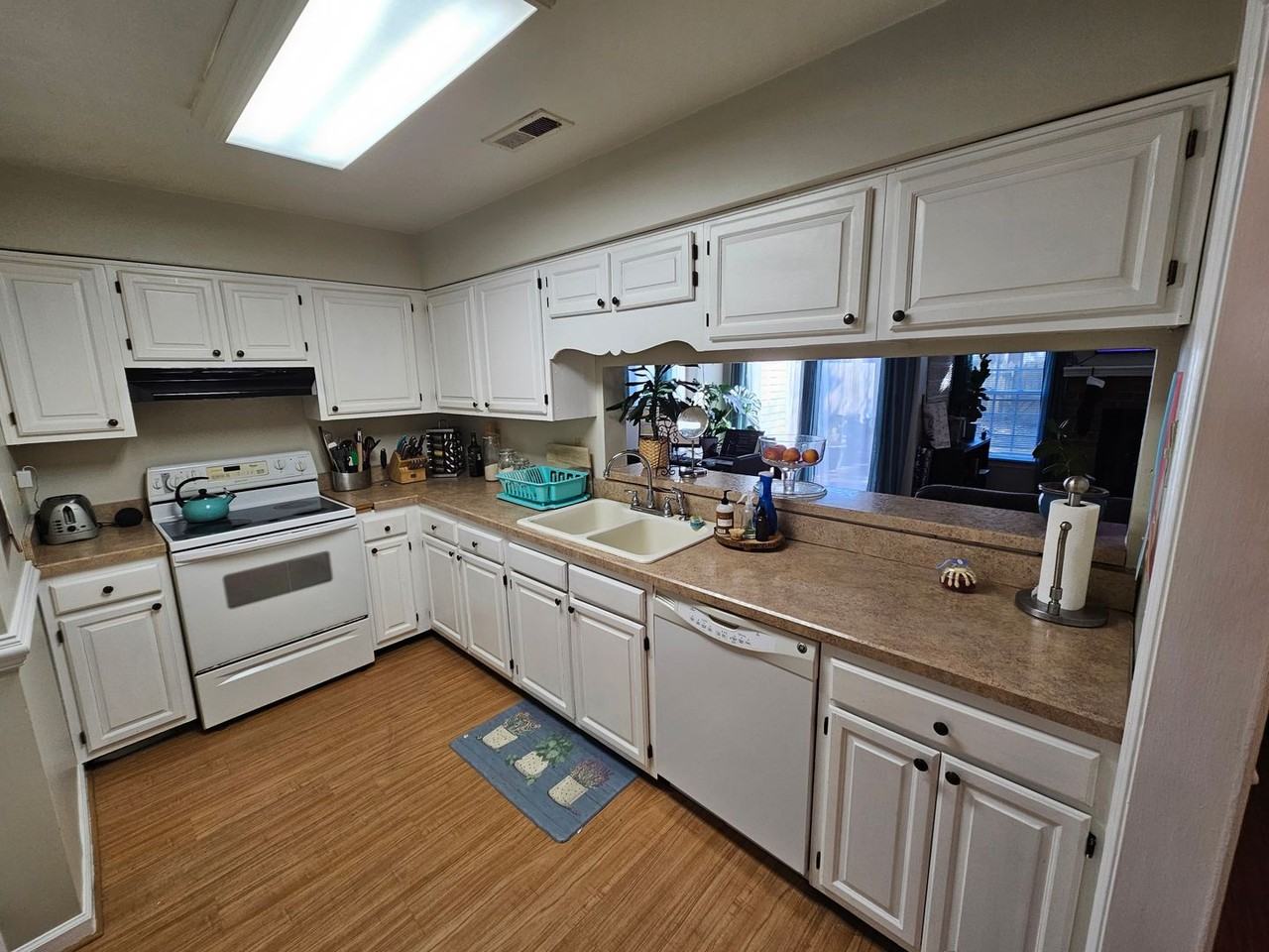 4751 Marlwood Way - Photo 4 of 17