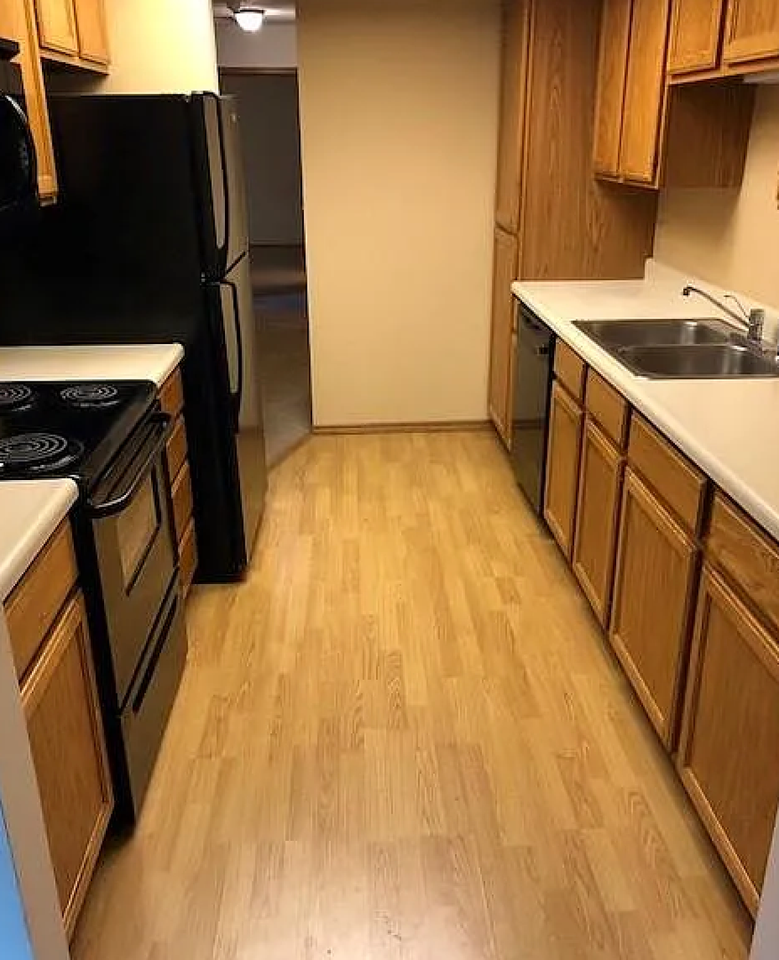 2200 W Dickerson St - Photo 2 of 5