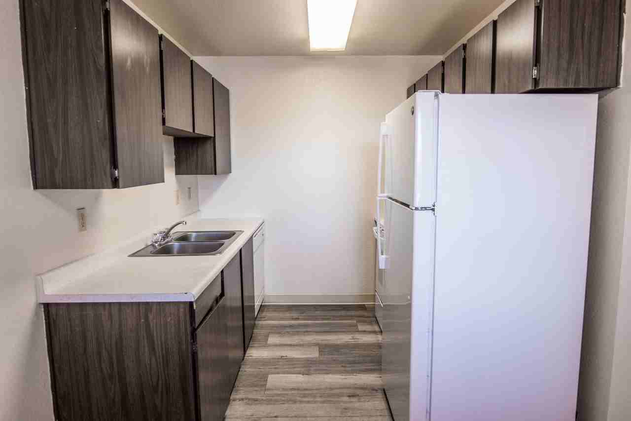 The Grove Apartments - Photo 7 of 28