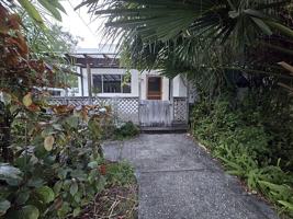 featured image of 940 Bay St Ne