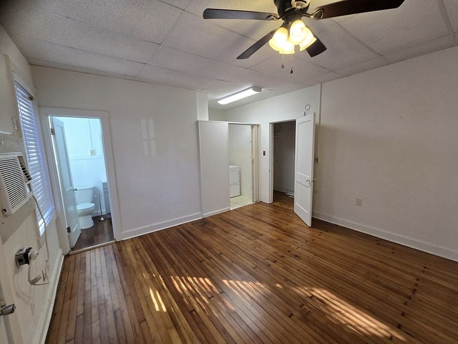 940 Bay Street Northeast - Photo 3 of 5