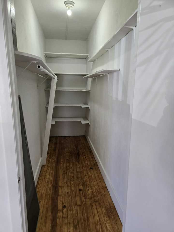 940 Bay Street Northeast - Photo 4 of 5