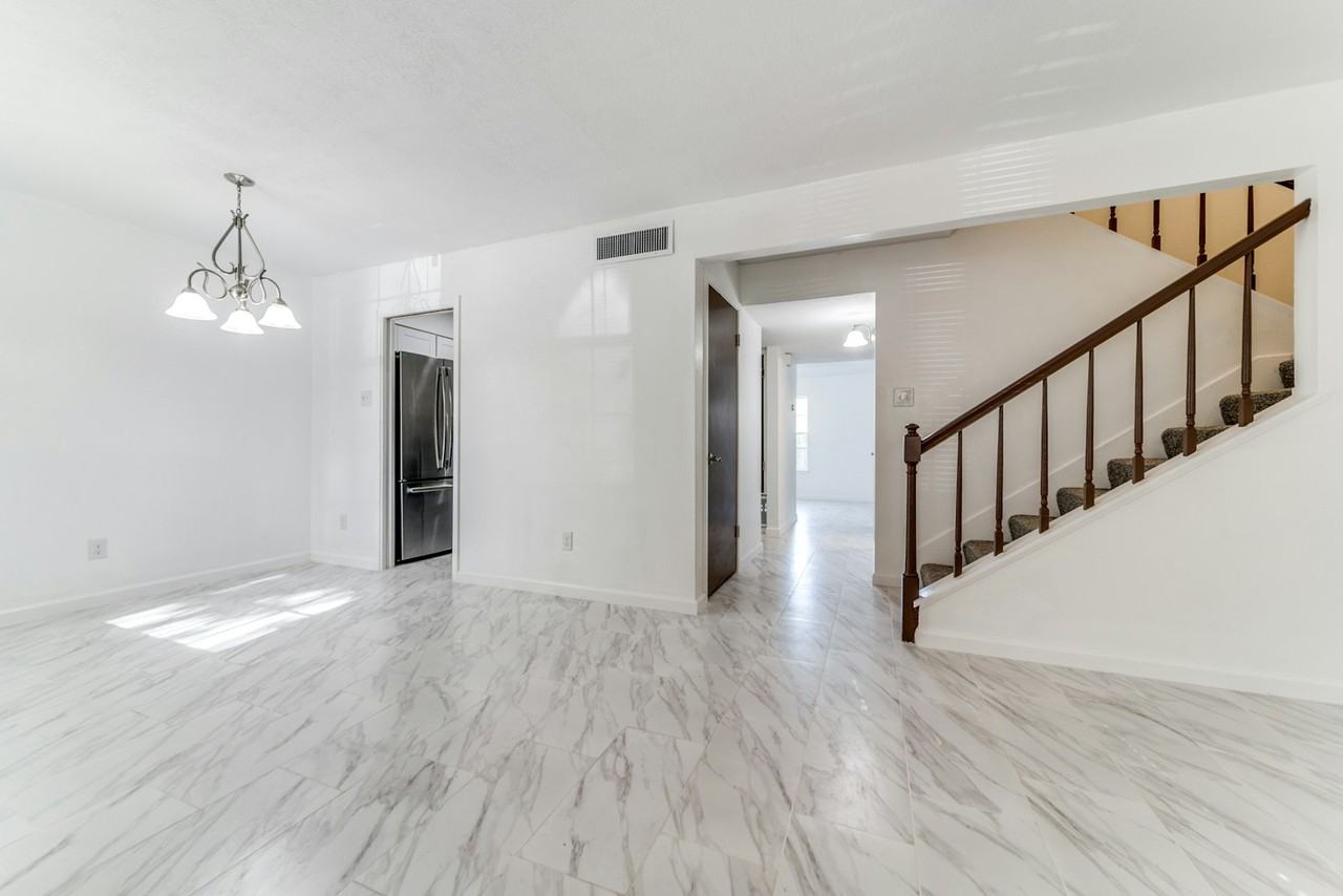 5013 Arbor Ridge Drive - Photo 4 of 18