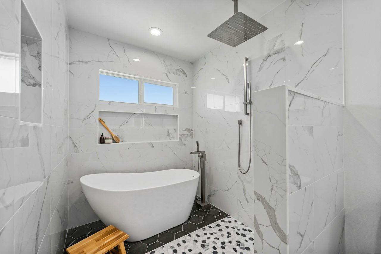 403 Lokelau Place, Unit 2 - Photo 7 of 18