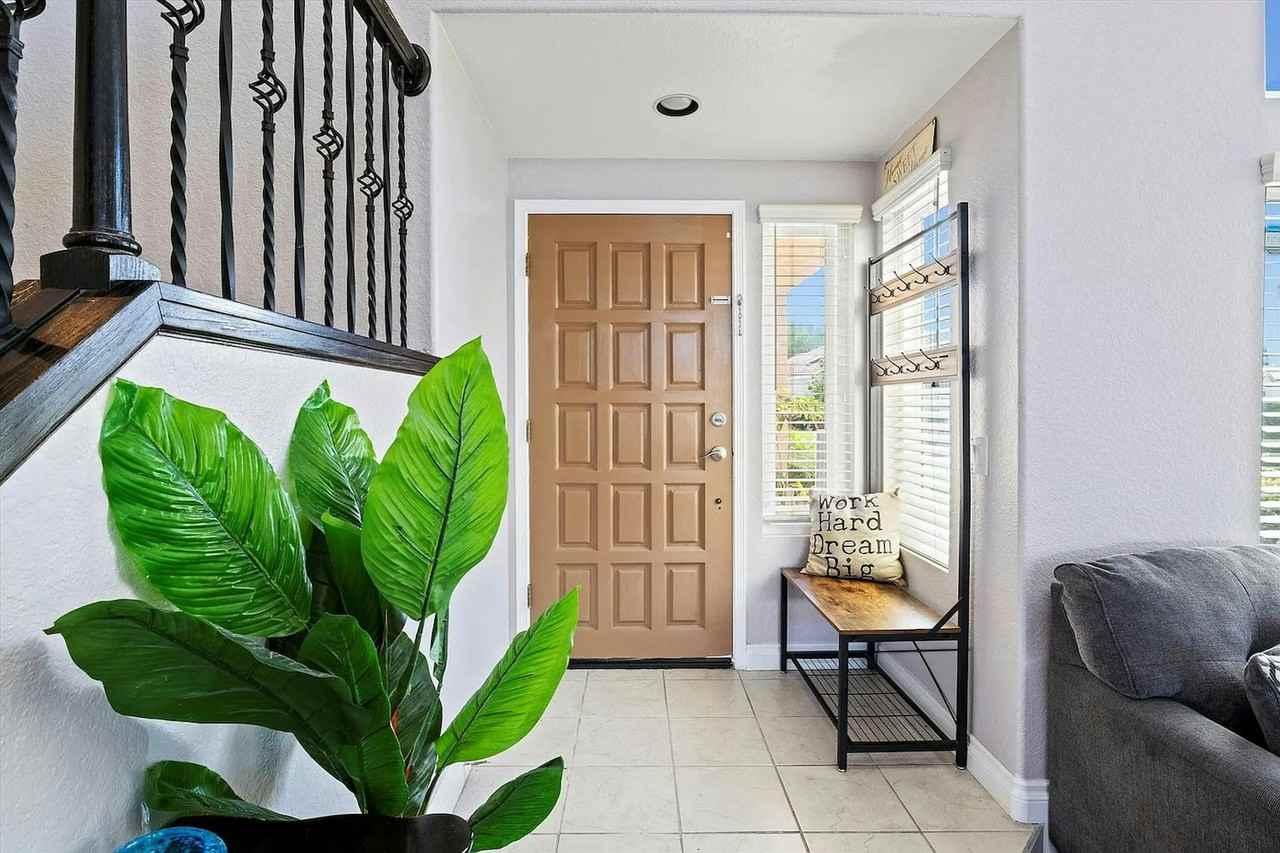 3718 Via Las Villas - Photo 3 of 28