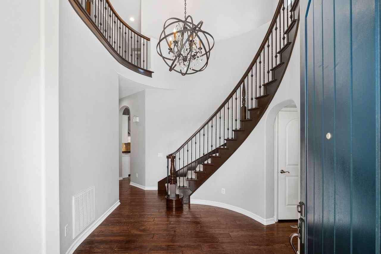 2582 Tea Leaf Lane - Photo 4 of 38