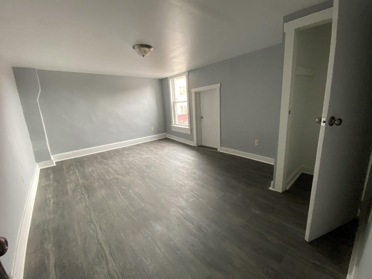 208 West Vine Street (Rooms) - Photo 2 of 15