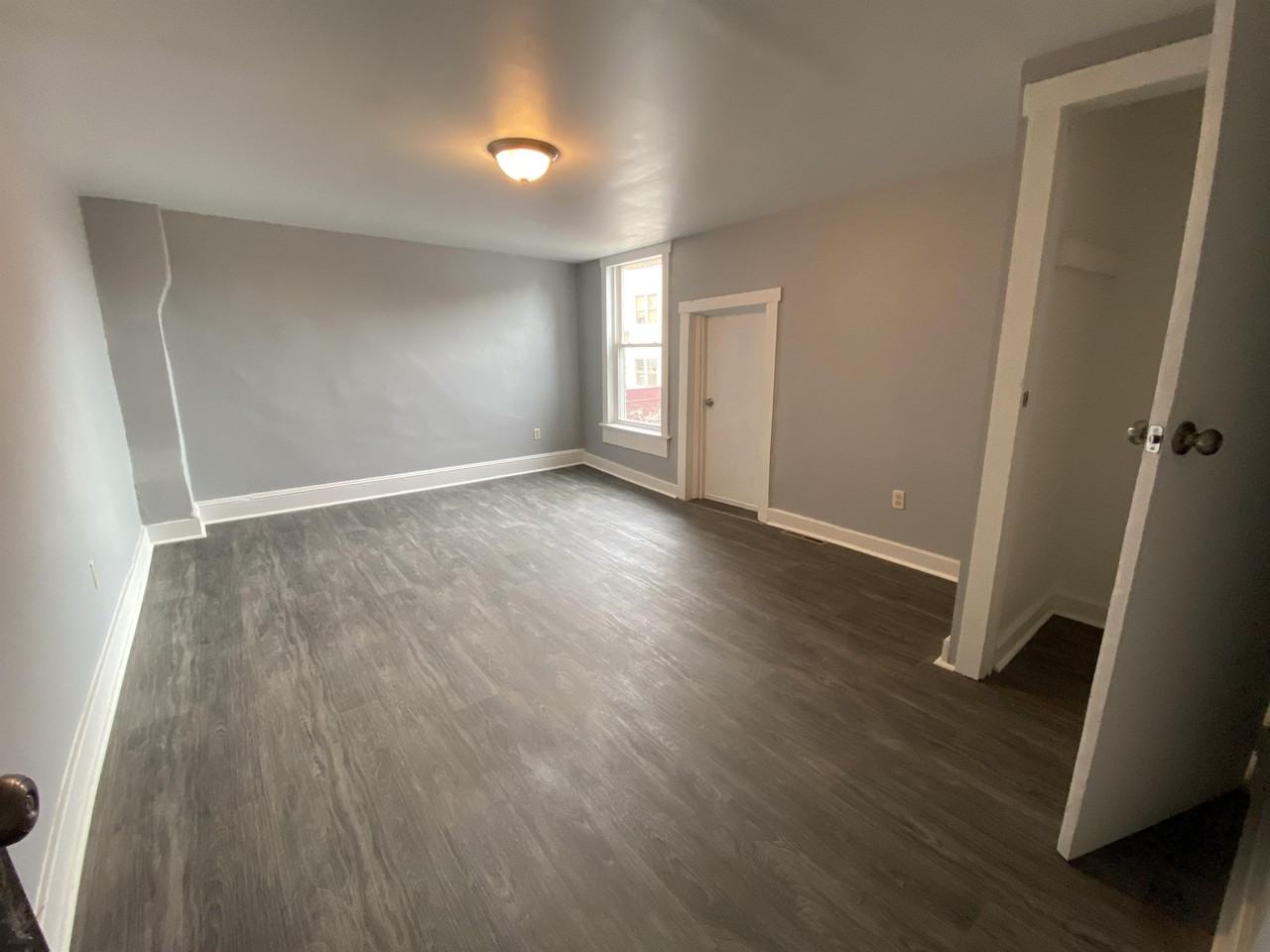 208 West Vine Street (Rooms) - Photo 3 of 15