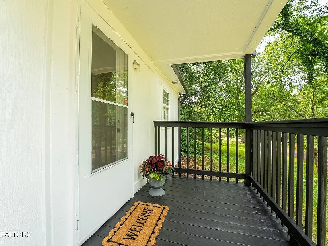 502 Hayworth Dr #1 - Photo 3 of 31