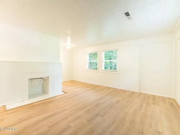 502 Hayworth Dr #1 - Photo 4 of 31