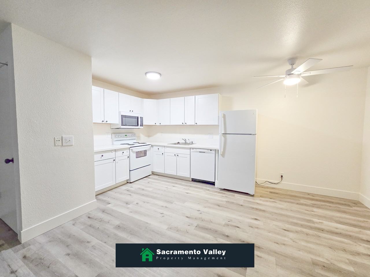 4909 Date Avenue - Photo 7 of 49