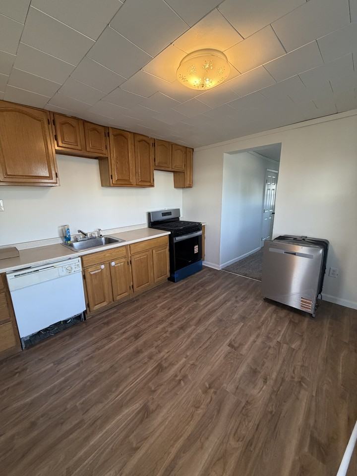 108 N Carpenter St #108 - Photo 2 of 2