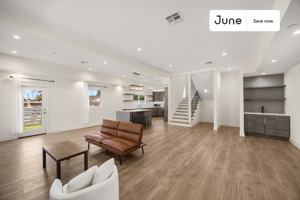 featured image of 5637 Riverton Ave #1