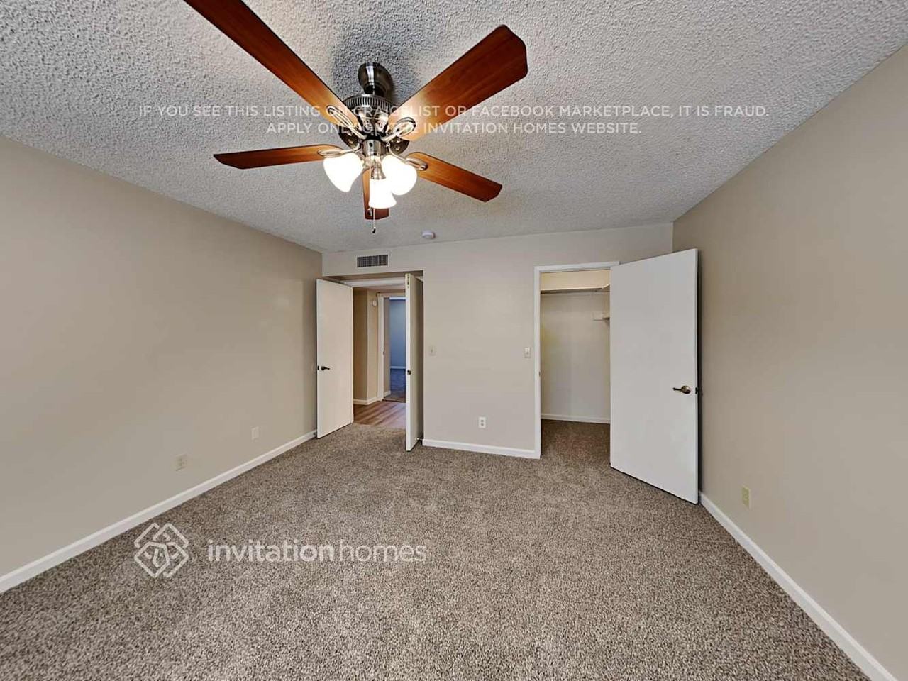 9023 W Harmont Dr - Photo 5 of 15