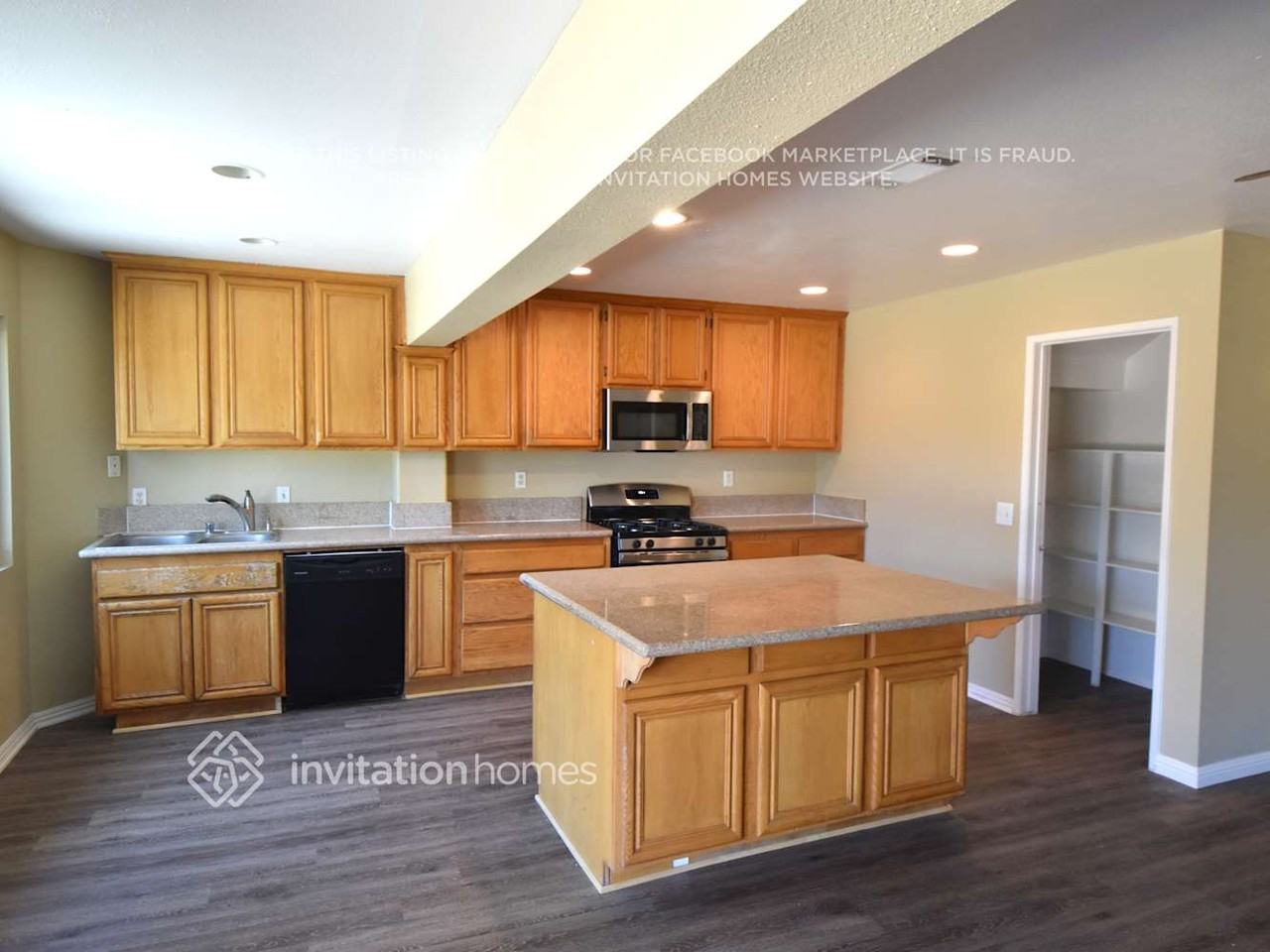 2642 N Maple Ave - Photo 4 of 13