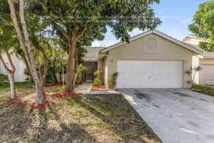 6104 Strawberry Lakes Cir - Photo 1 of 1