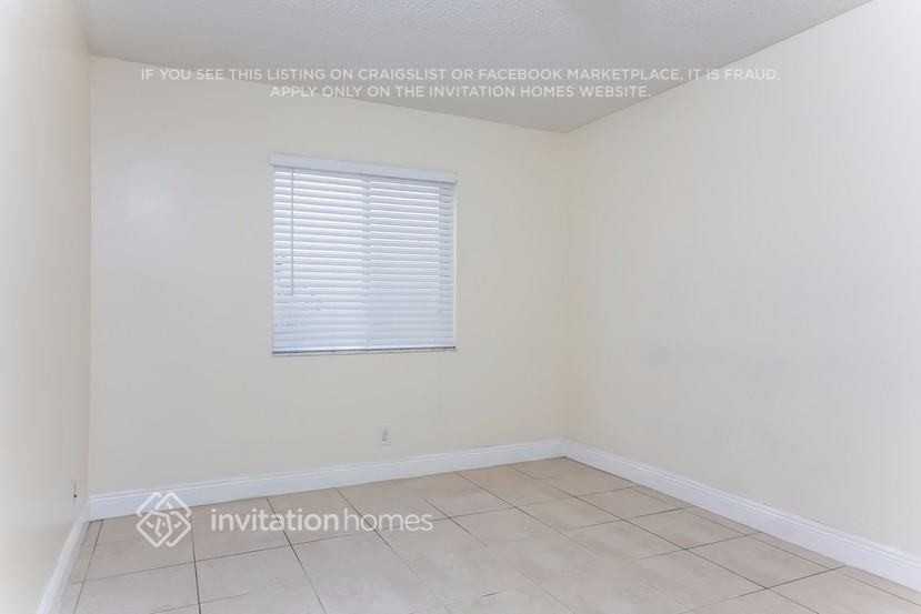 6104 Strawberry Lakes Cir - Photo 4 of 14