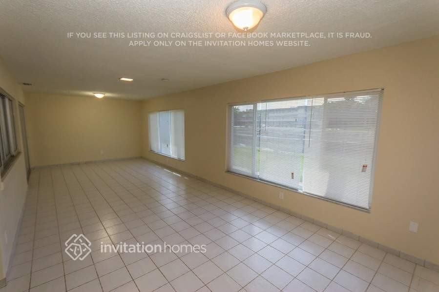 4916 Nw 39th St - Photo 7 of 16