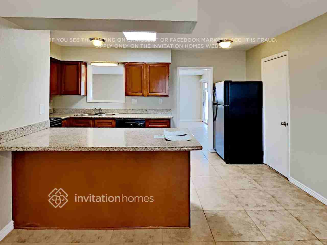 2226 W Sierra St - Photo 6 of 17