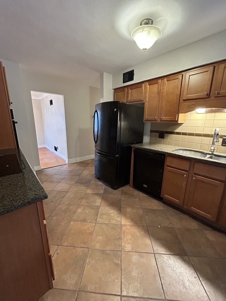 2842 State St #1 - Photo 7 of 22