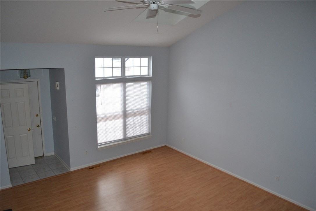 24 Amberwood Pl - Photo 2 of 27