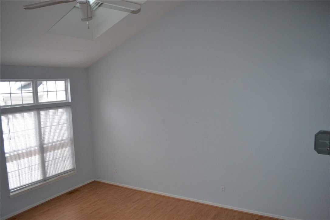 24 Amberwood Pl - Photo 3 of 27