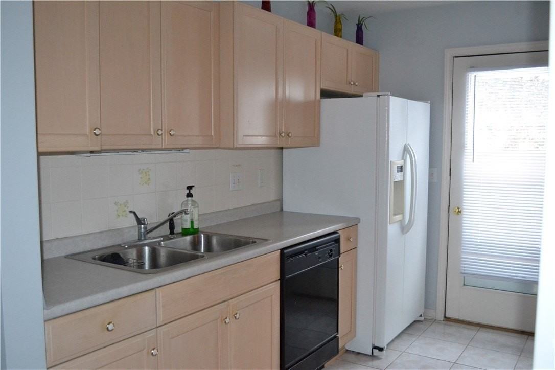 24 Amberwood Pl - Photo 7 of 27