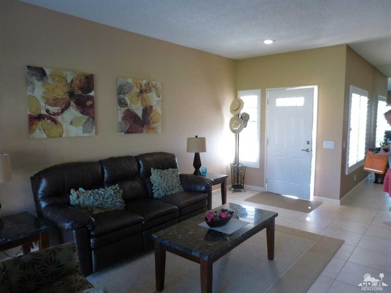 221 Vista Royale Cir E - Photo 4 of 48