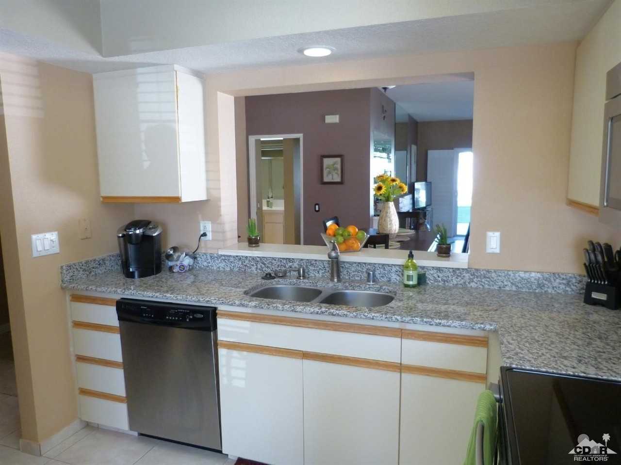 221 Vista Royale Cir E - Photo 7 of 48