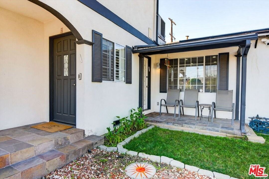 6257 Bluebell Ave - Photo 3 of 50