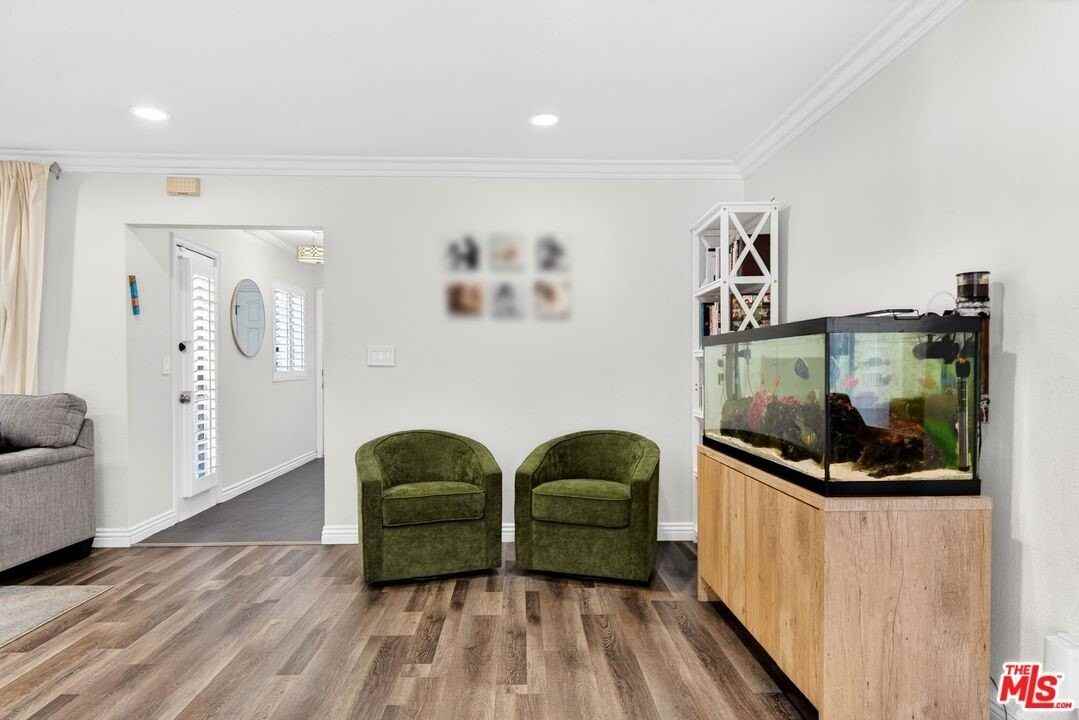 6257 Bluebell Ave - Photo 7 of 50