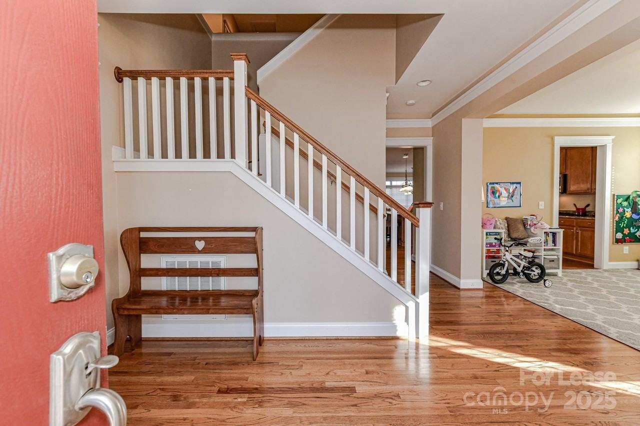 16727 Spruell St - Photo 4 of 40