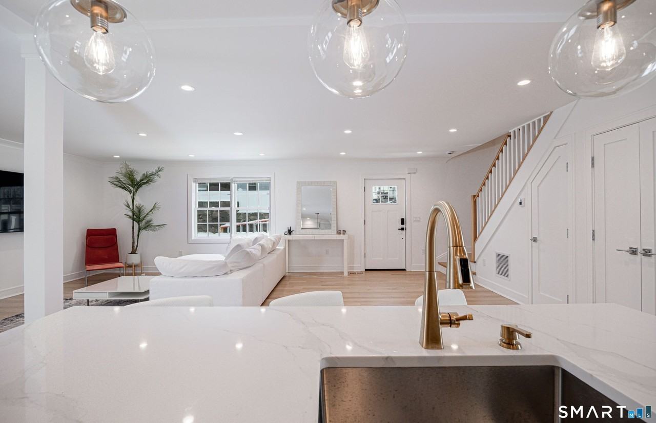 82 Josephine Evaristo Ave - Photo 6 of 22