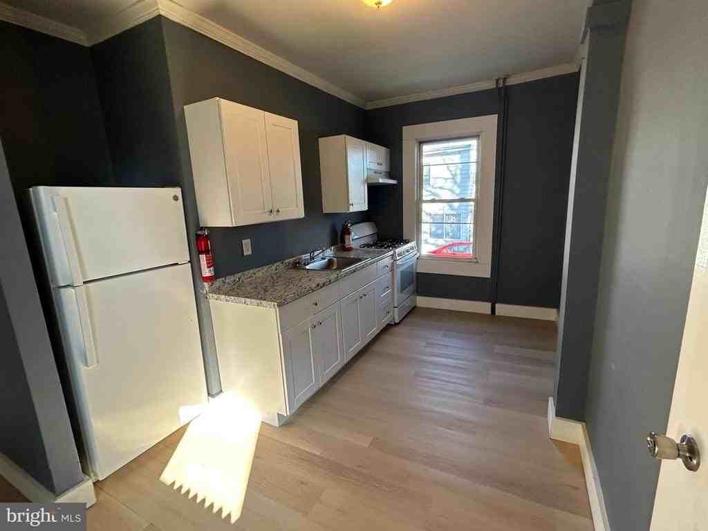 38 Hanover St - Photo 3 of 7