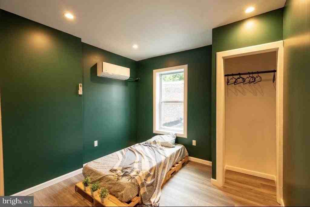 1809 S Broadway - Photo 2 of 11