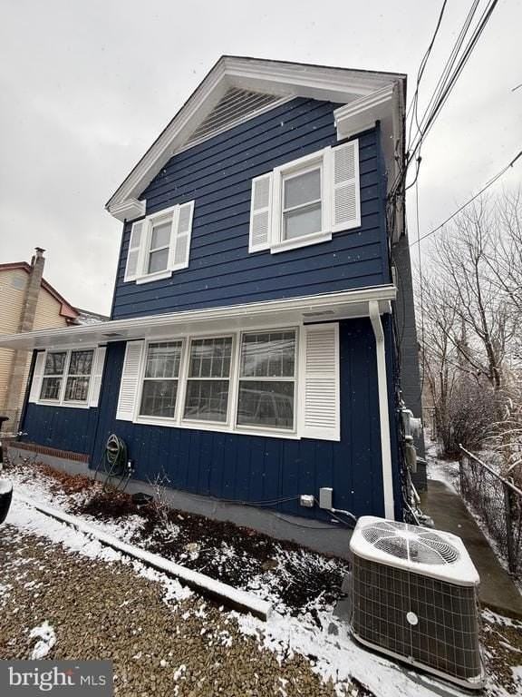 109 N Main St - Photo 3 of 34