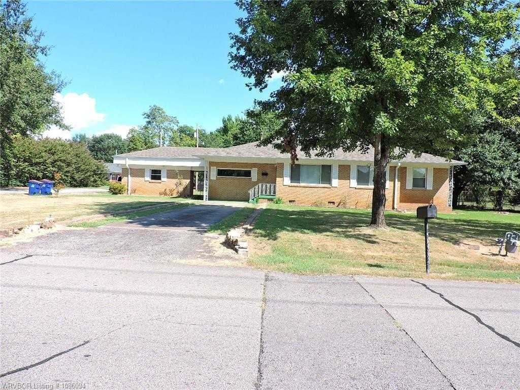 4801 S 28th St - Photo 2 of 5