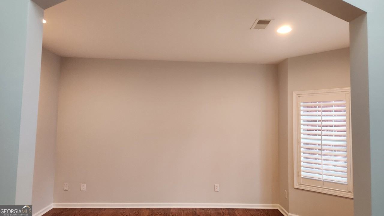 3065 Moser Way - Photo 4 of 33