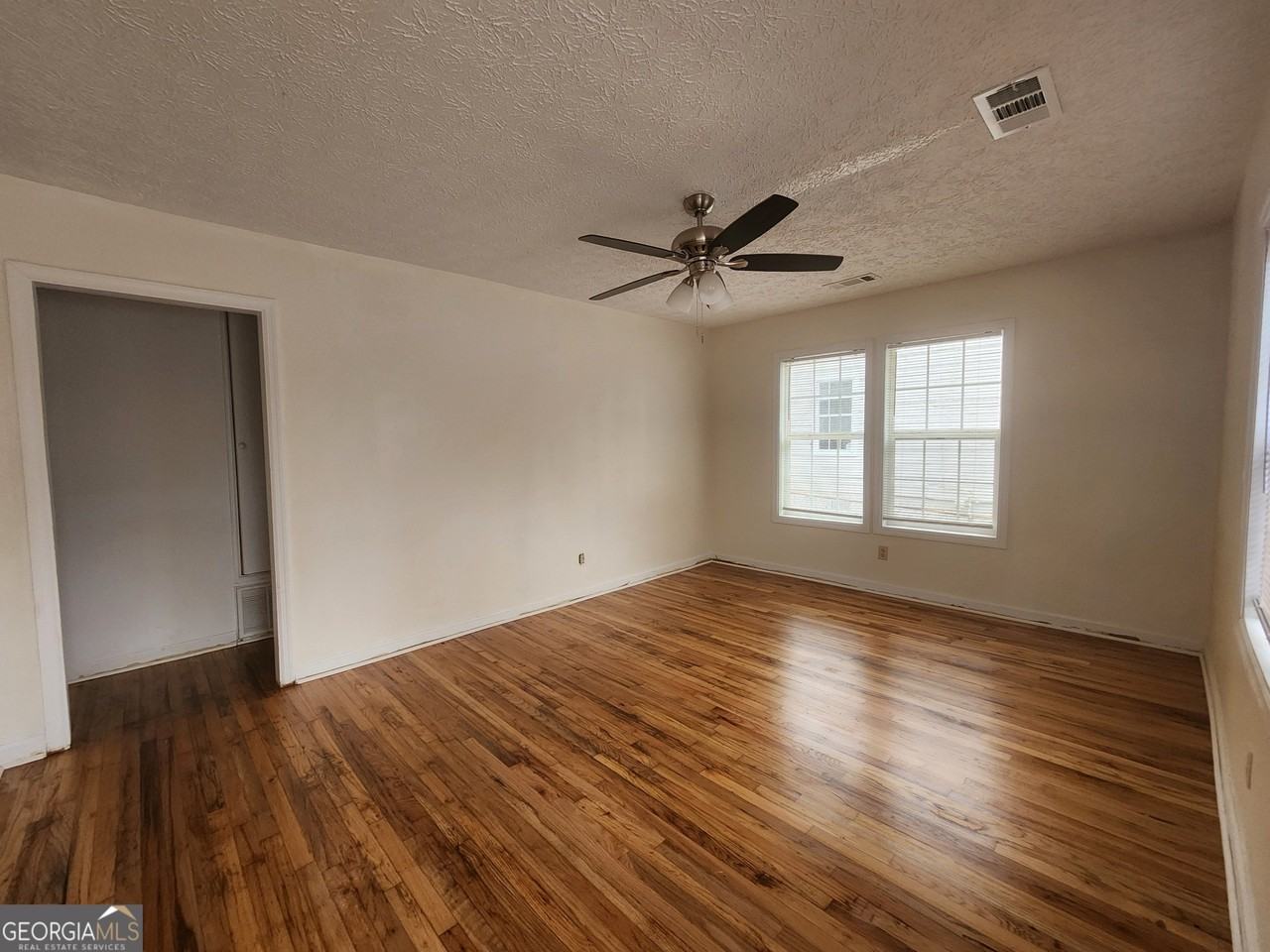 7703 Aurora Dr - Photo 4 of 11