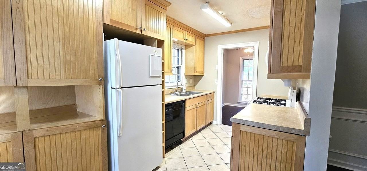 1854 Oak Ridge Way - Photo 5 of 19