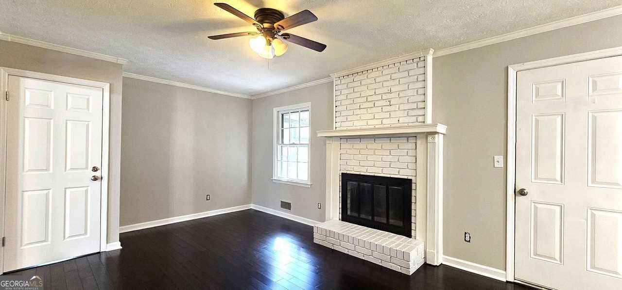 1854 Oak Ridge Way - Photo 7 of 19