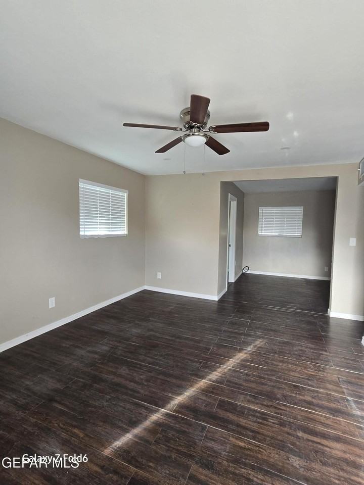 8051 Algerita Ct - Photo 3 of 12