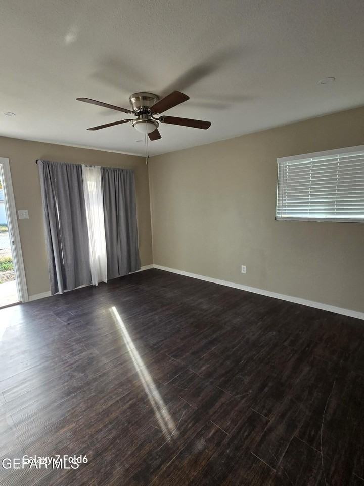 8051 Algerita Ct - Photo 6 of 12