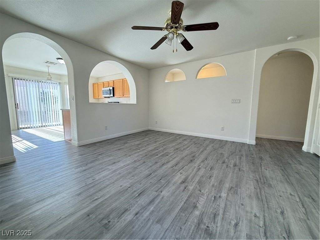 9645 Bandera Creek Ave - Photo 3 of 29