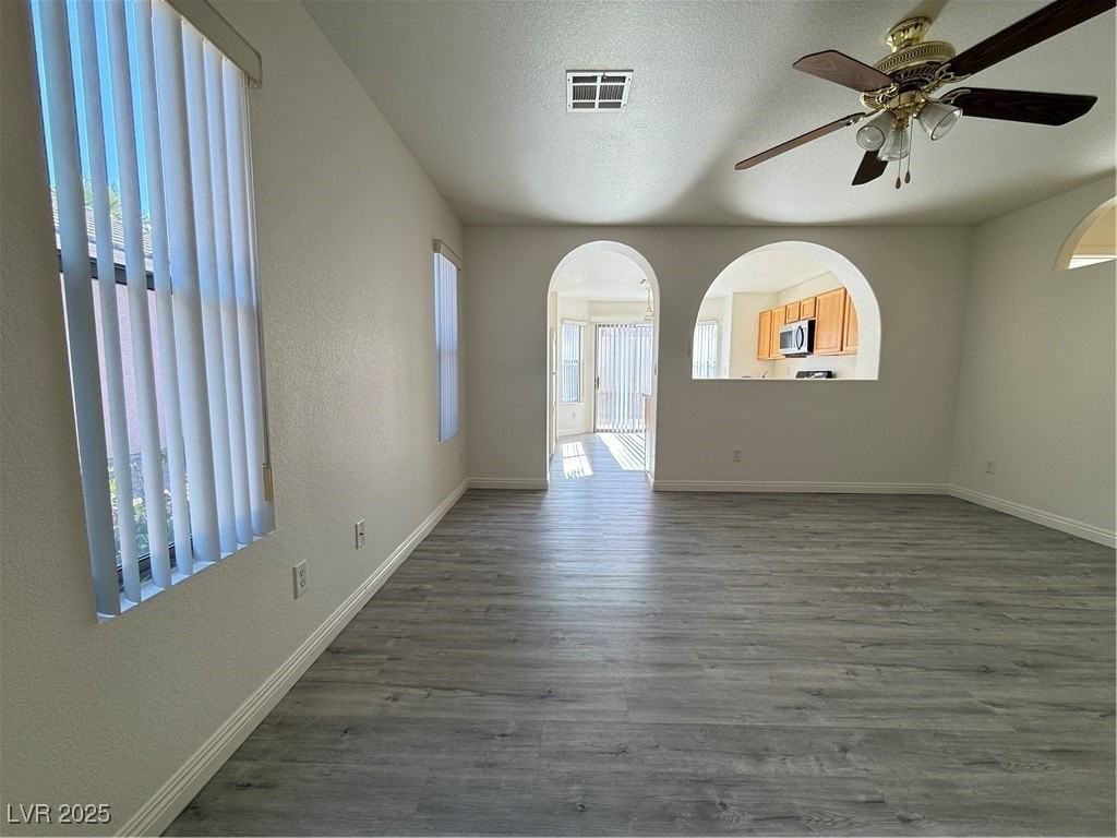 9645 Bandera Creek Ave - Photo 5 of 29