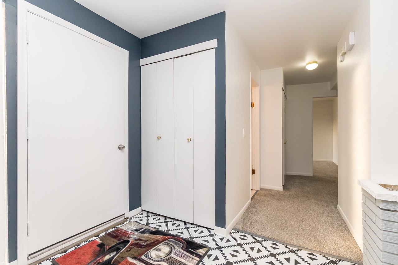 18248 Farmington Rd - Photo 7 of 21