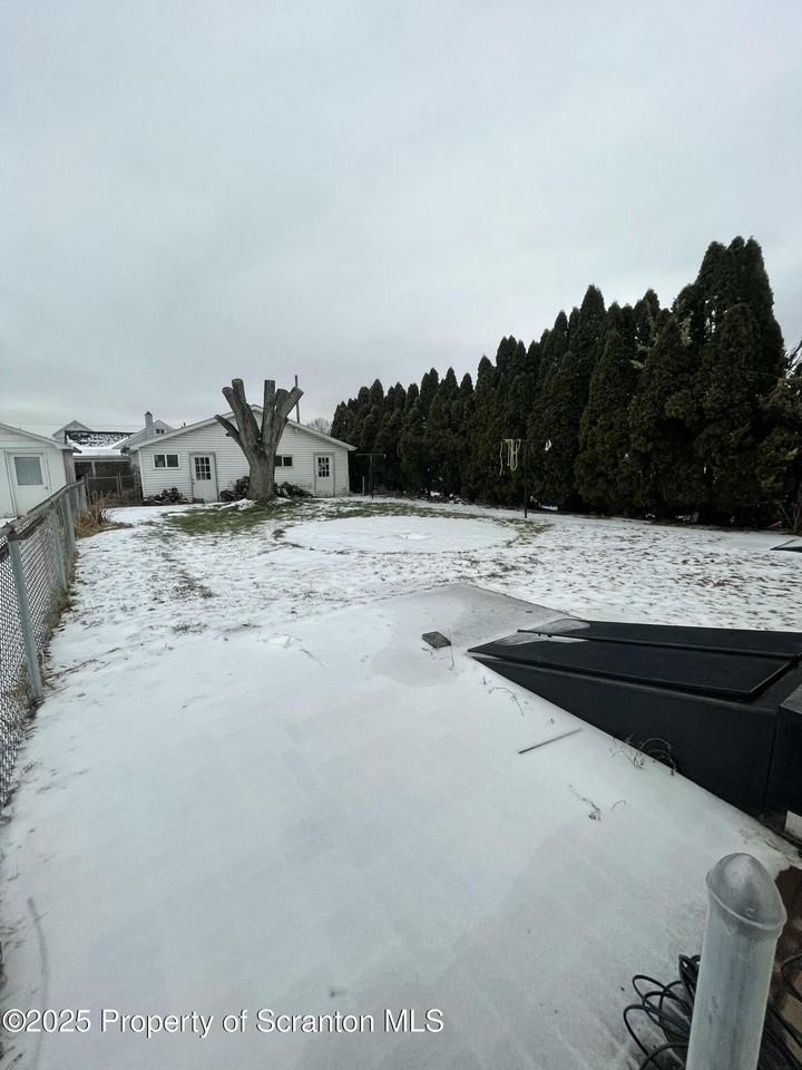 302 Vine St - Photo 3 of 17