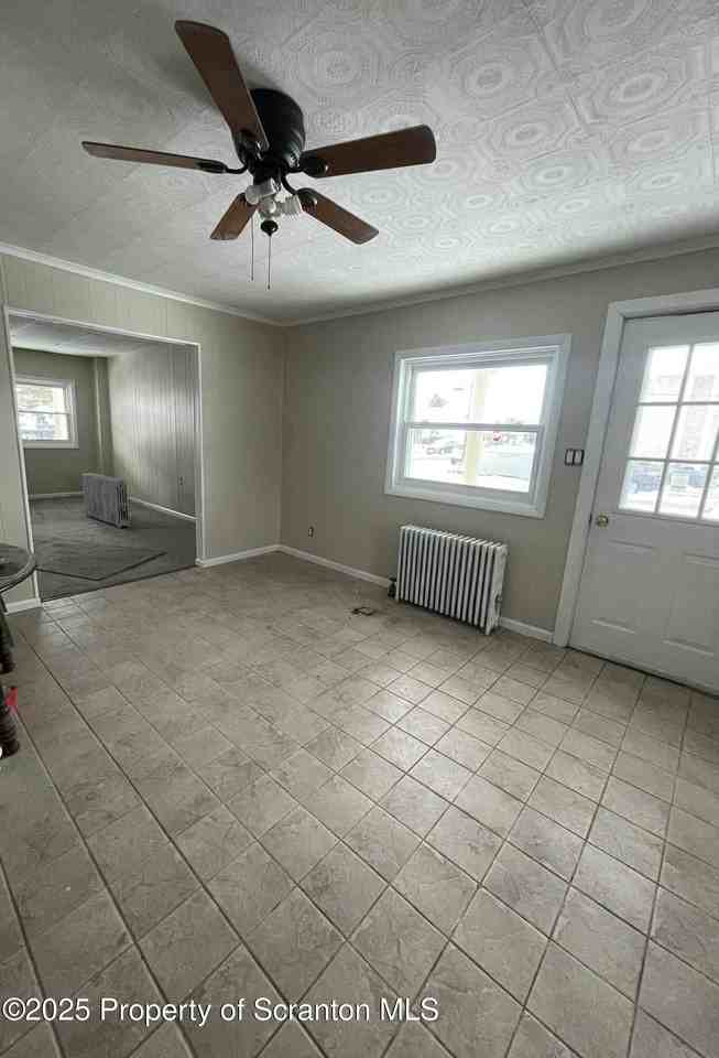 302 Vine St - Photo 7 of 17