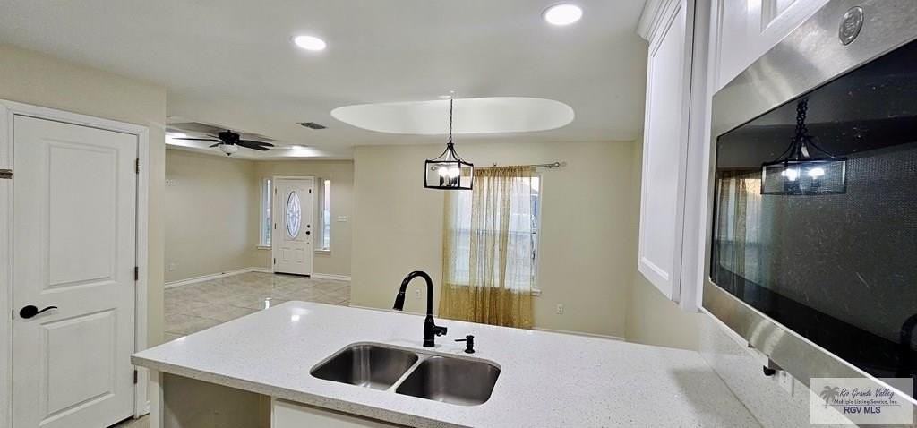 7773 Palm Grove Dr - Photo 3 of 17